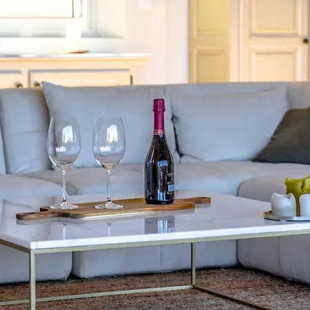 Vila Superb Villa, Incredible Sea View Heated Swim Pool *