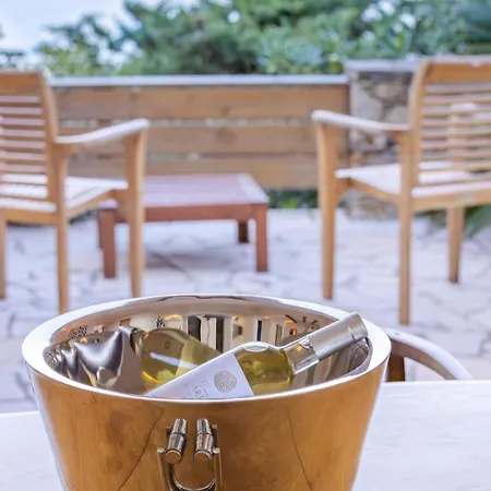 Vila Superb Villa, Incredible Sea View Heated Swim Pool *
