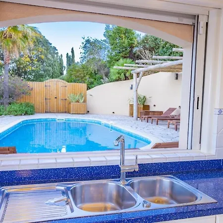 Vila Superb Villa, Incredible Sea View Heated Swim Pool