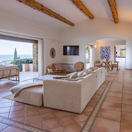 Vila Superb Villa, Incredible Sea View Heated Swim Pool *